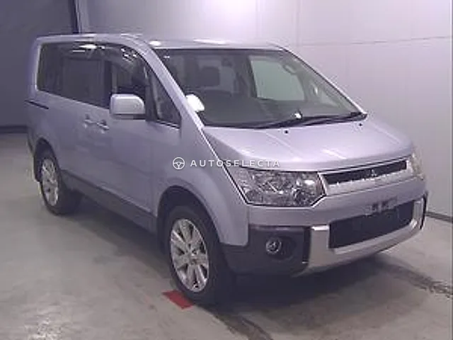 Mitsubishi Delica D:5 2009, auction grade 3