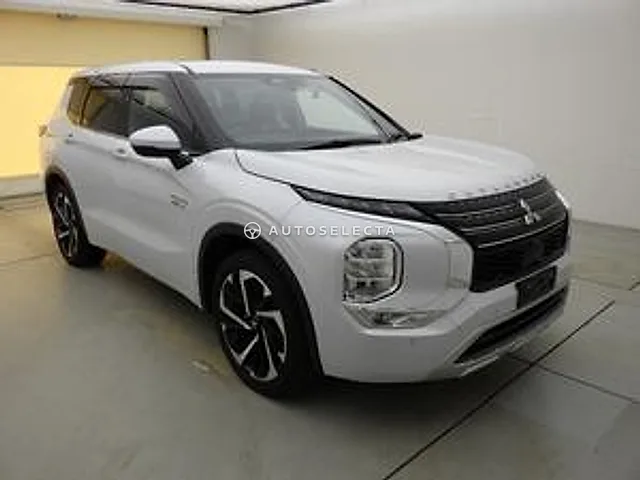 Mitsubishi Outlander 2023, auction grade 4