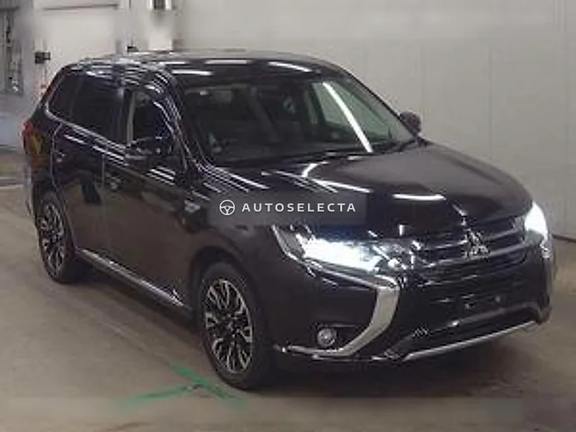 Mitsubishi Outlander PHEV 2016, auction grade 3.5