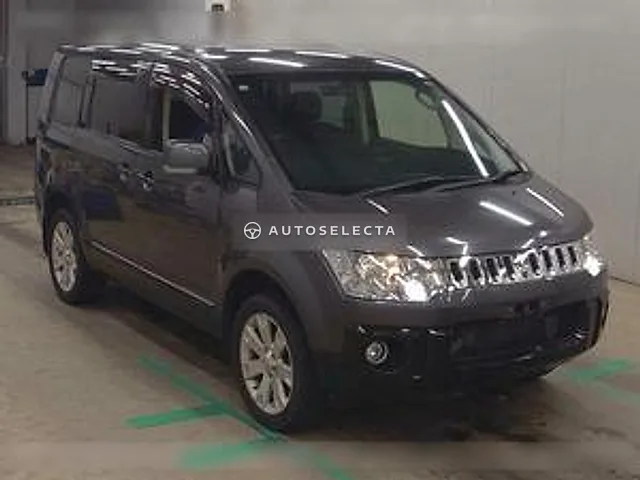 Mitsubishi Delica D:5 2017, auction grade 3.5