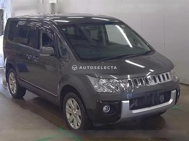 Mitsubishi Delica D:5 2017, auction grade 3.5