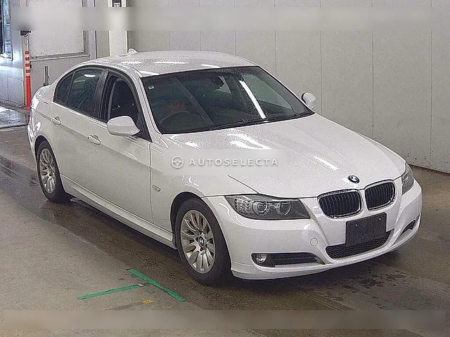 BMW 3 Series 2009, auction grade 4