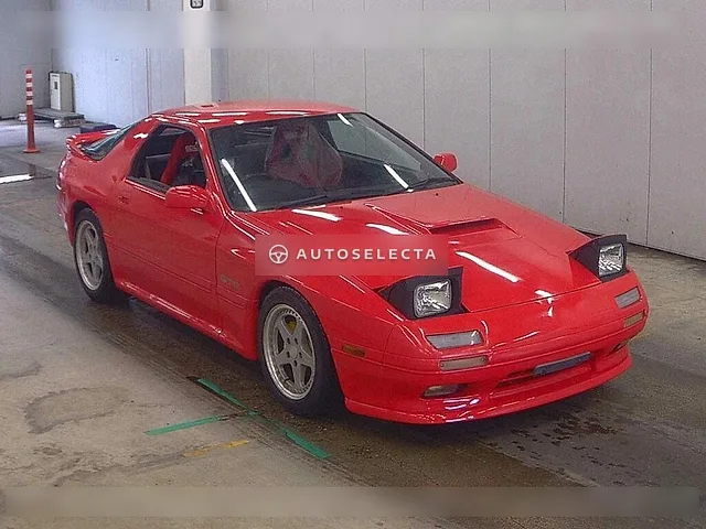 Mazda Savanna RX-7 GT-R 1990, auction grade 3.5