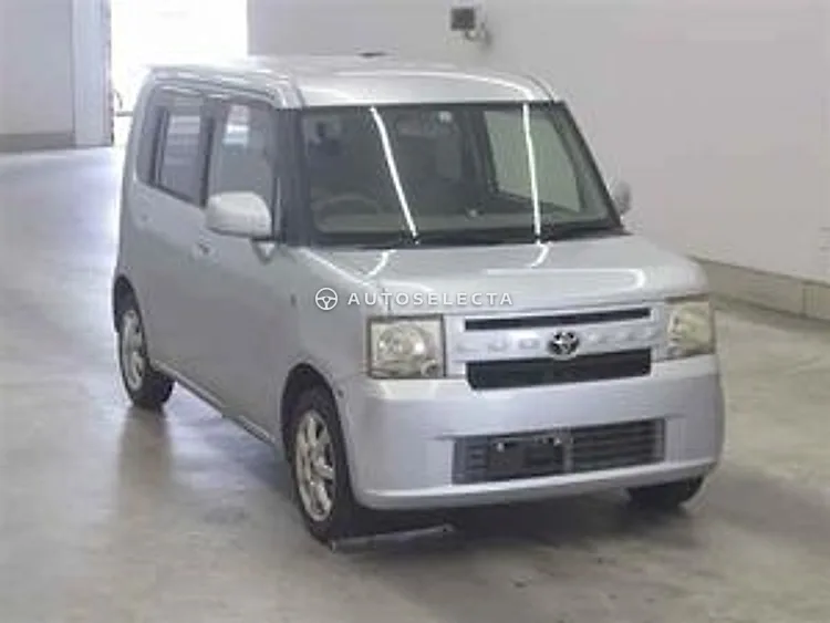 Toyota Pixis Space 2011, photo 1 of 1