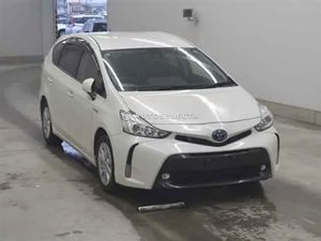 Toyota Prius Alpha 2019, auction grade R