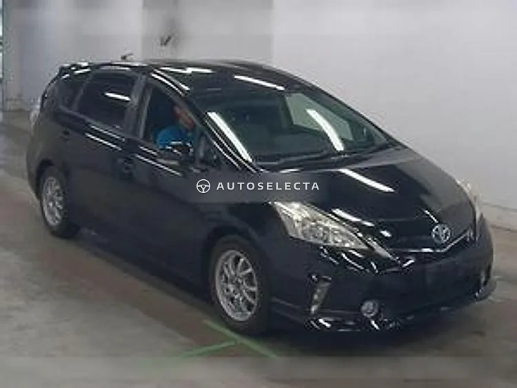 Toyota Prius Alpha 2012, photo 1 of 1