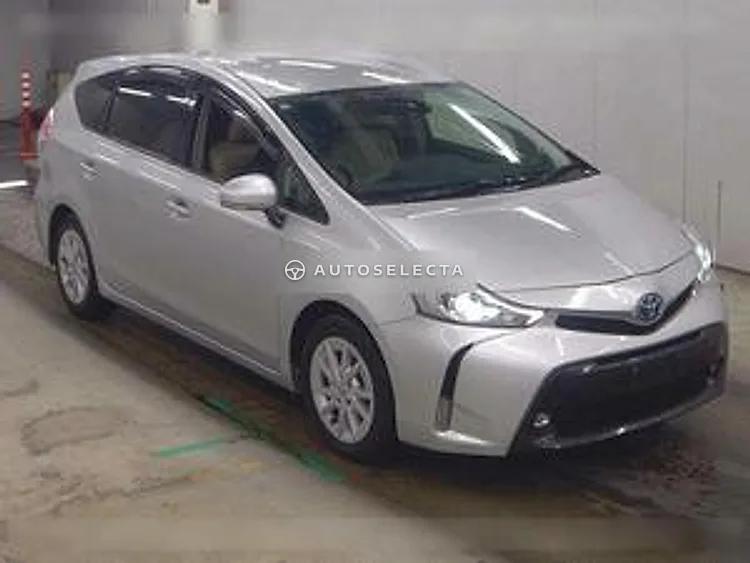 Toyota Prius Alpha 2017, photo 1 of 1