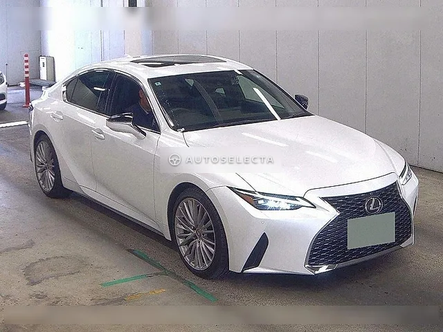 Lexus IS 2022, auction grade 3.5