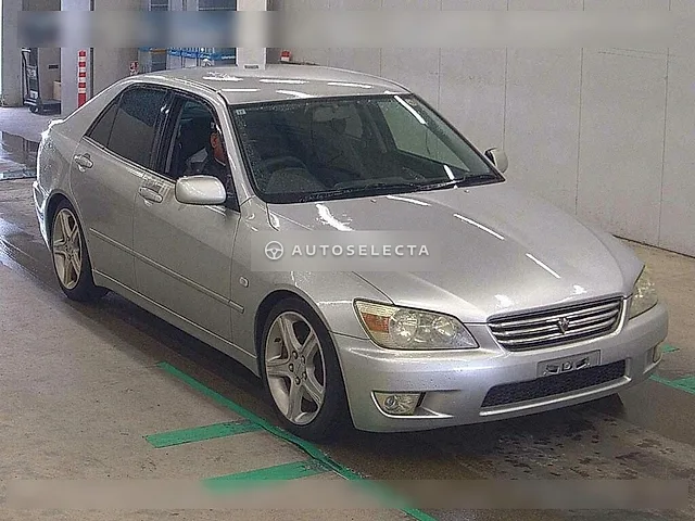 Toyota Altezza 1999, auction grade R