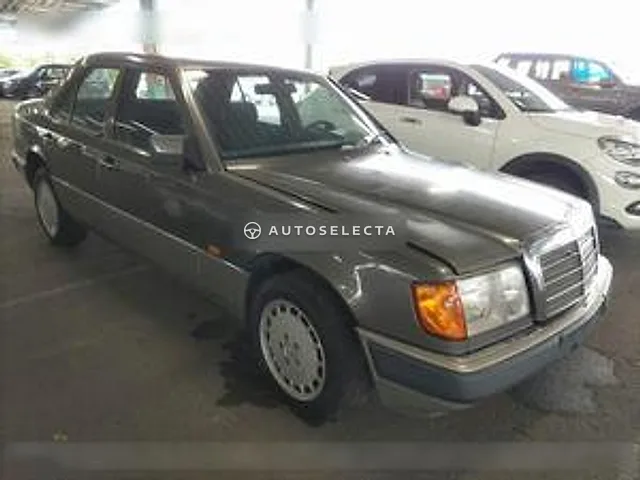 Mercedes-Benz Medium Class 1990