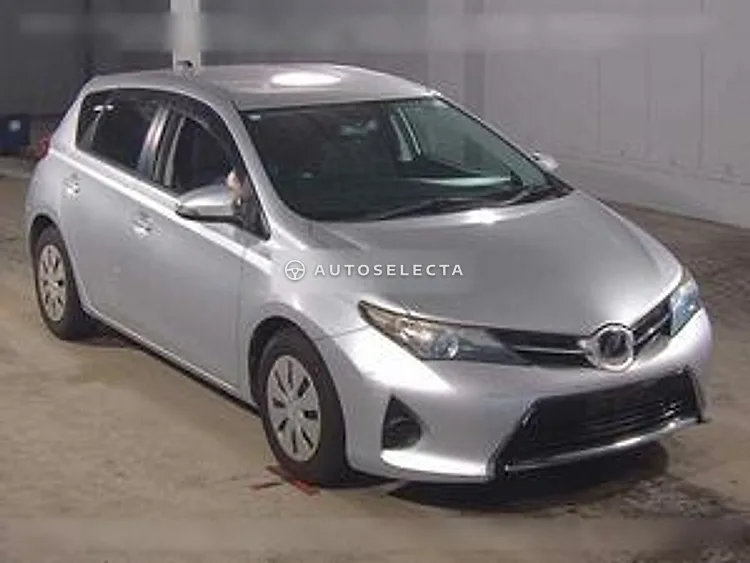 Toyota Auris 2012, photo 1 of 1